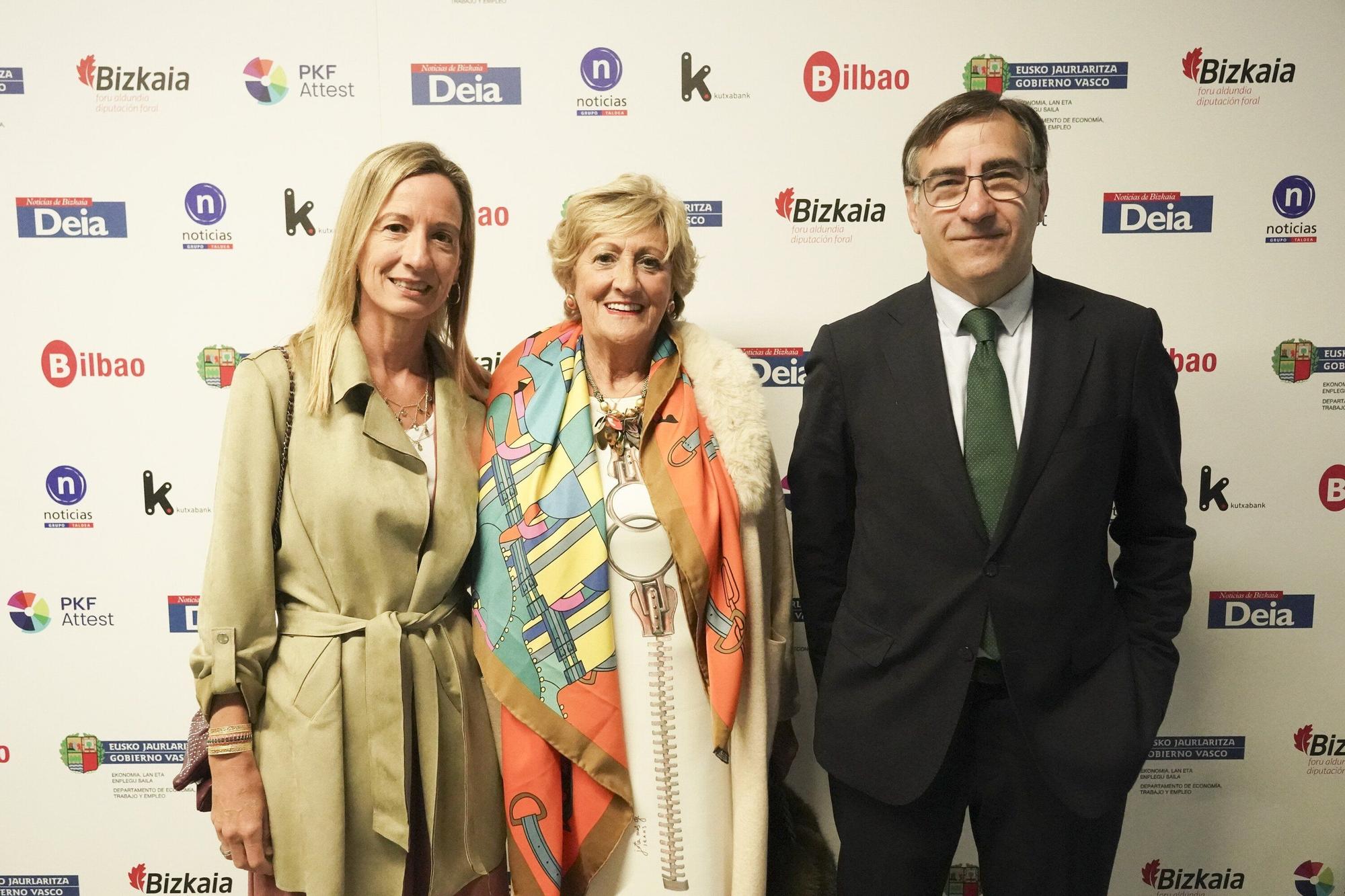 Miriam Gandiaga,Teresa Bereziartua y Luis Andreu no faltaron a los Euskadi Sariak.