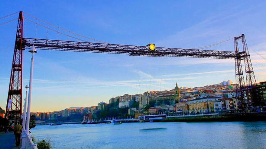 Colgados por los puentes