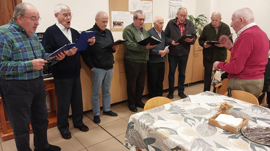 Nace el coro Apaiz formado por curas mayores de la Diócesis de Vitoria