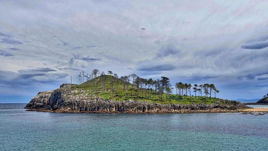 El pueblo "con una isla que solo puede visitarse cuando baja la marea" está a dos horas de Pamplona, según la revista Viajar