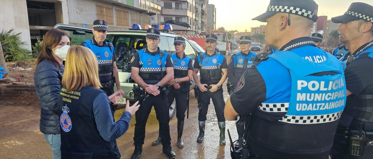 El Ayuntamiento de Paiporta y su Policía Local reconocen la colaboración de Policía Municipal de Pamplona tras la DANA