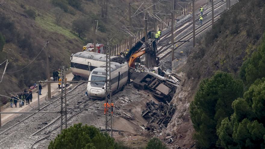 Los trenes que pasaron al menos una hora antes por el tramo donde descarriló el Iryo no tienen muescas