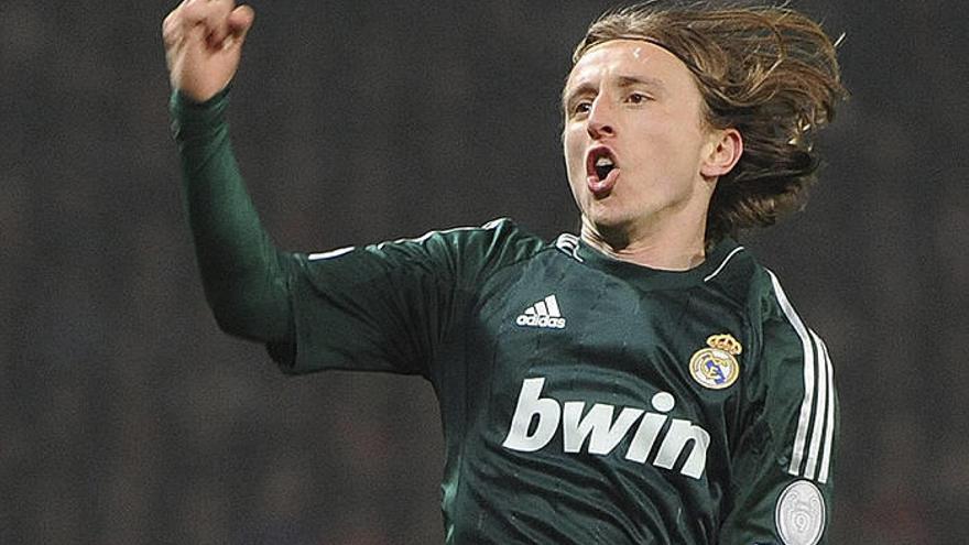 Modric y Ronaldo desarman al United y ponen al Real Madrid en cuartos