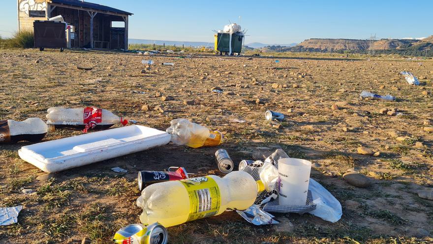 Imágenes de los residuos tras la celebración en Tudela del Día del Ángel 2026