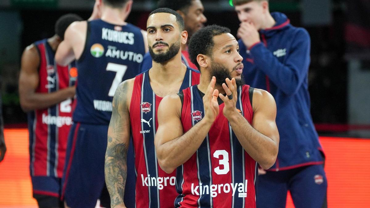 Nowell y Howard, pensativos tras un encuentro de esta temporada