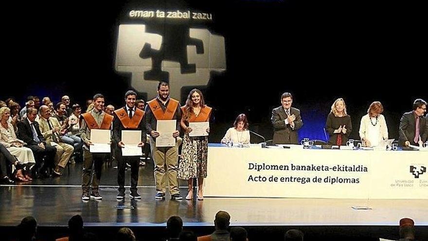 Los alumnos de ingeniería ya tienen su diploma