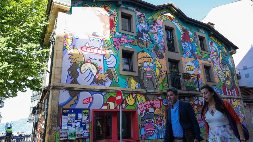 El pintoresco mural que enfrenta a un barrio de Bizkaia