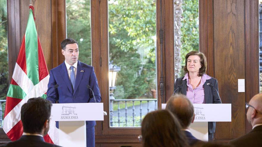 Pradales llama a defender la democracia y Europa frente a quienes atentan contra "la paz y el derecho internacional"