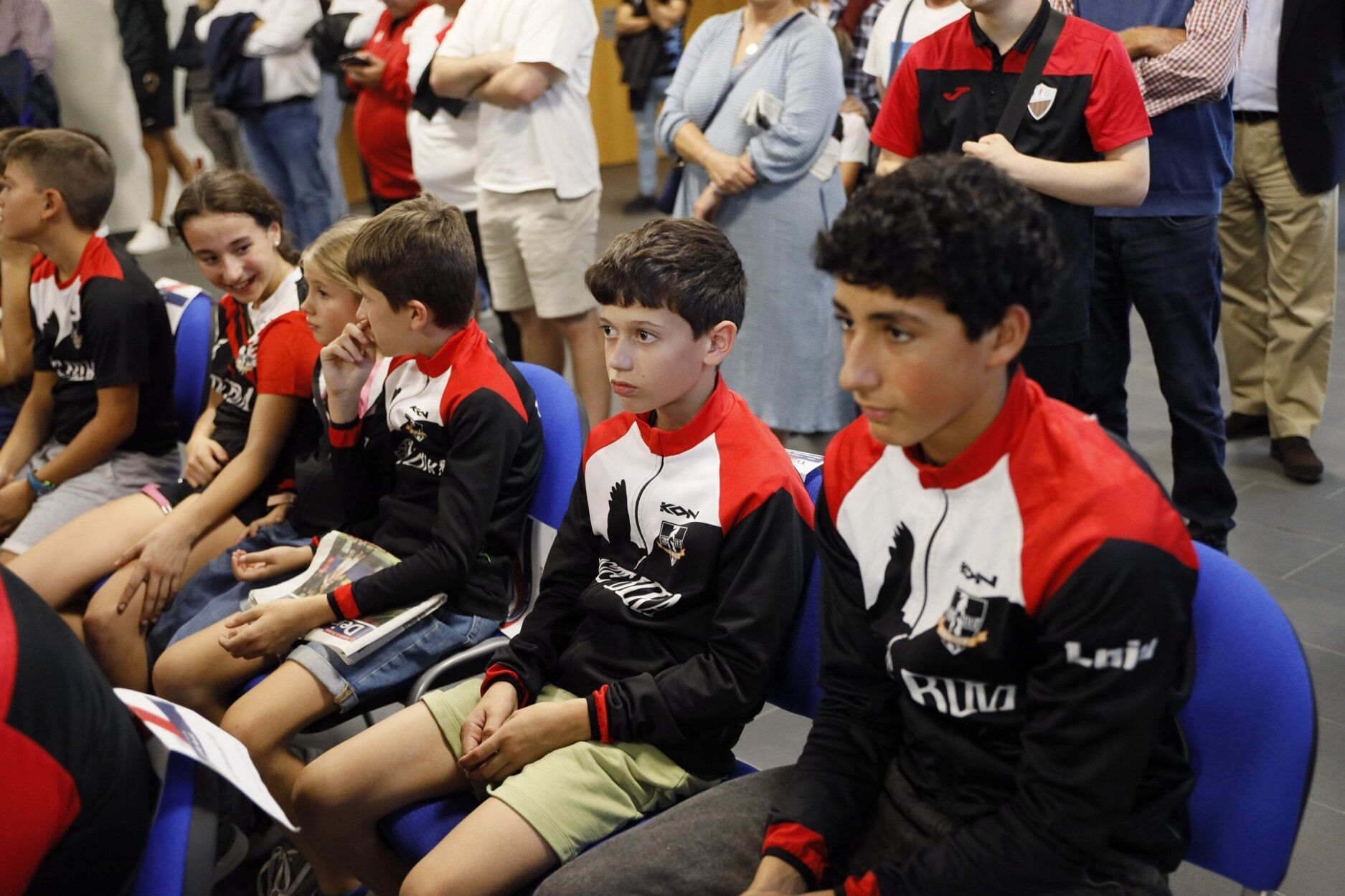 En imágenes: un canto a lo más cercano desde Derio en los DEIA Laboral Kutxa Hemendik Sariak