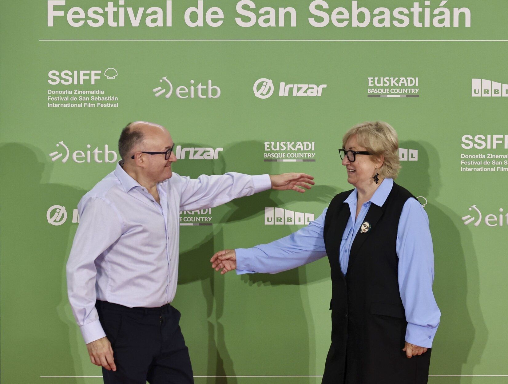 Helena Taberna con José Luis Rebordinos, durante la presentación del cine vasco de esta edición.