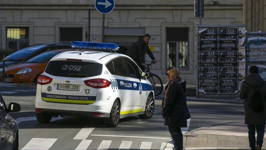 La policía detiene a dos hombres en una pelea con botellas de cristal