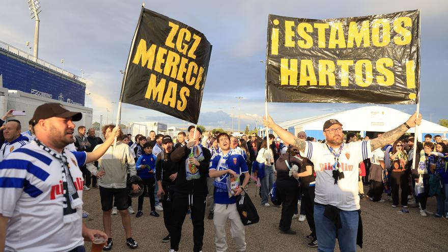 El Zaragoza queda al borde del abismo y la afición estalla