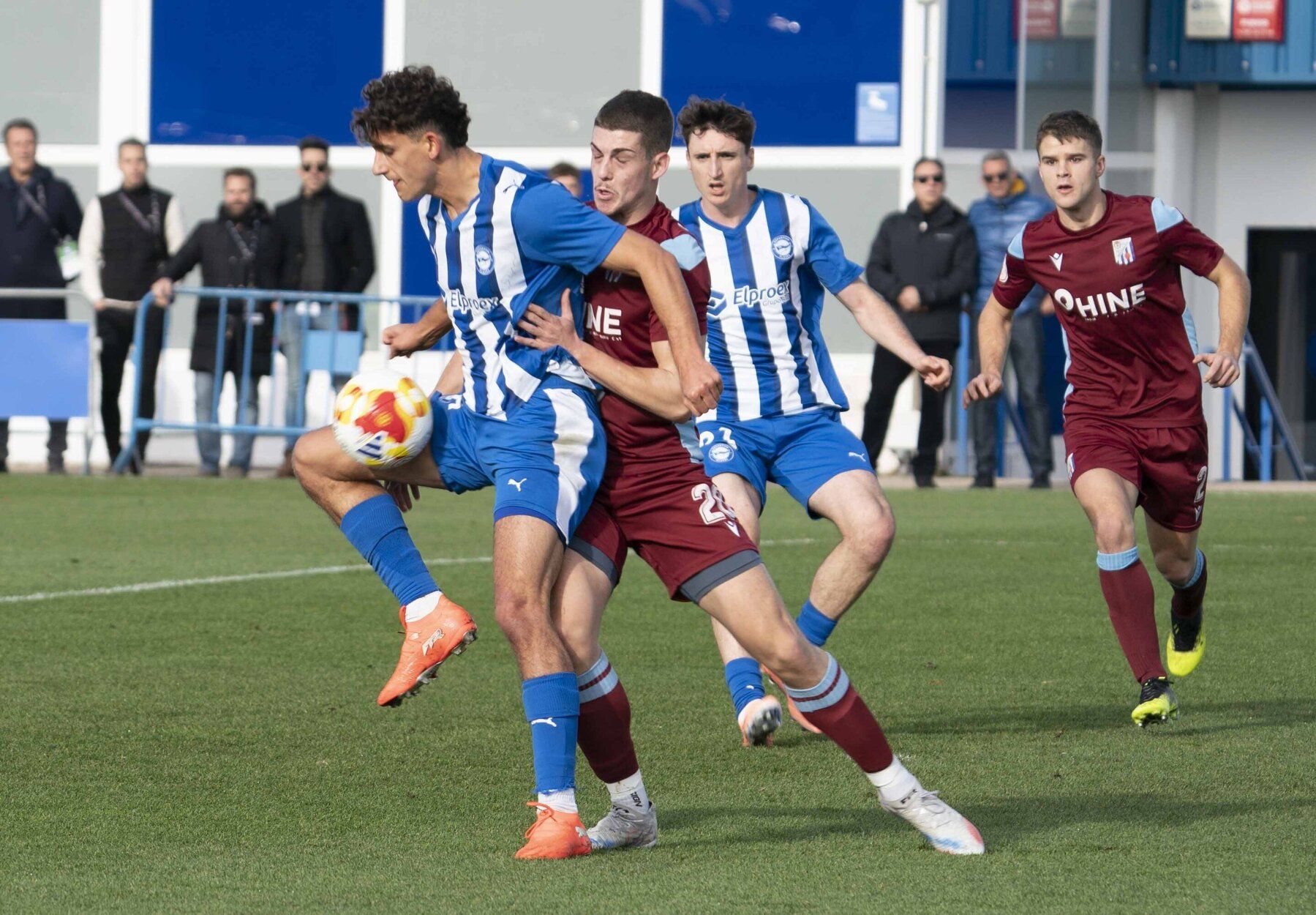 Duelo entre el Alavés B y el Beasain en Ibaia.