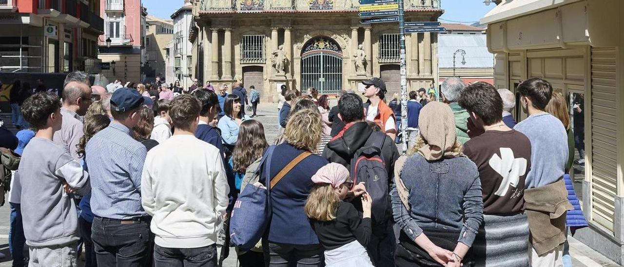 Turistas por Pamplona en Semana Santa 2026