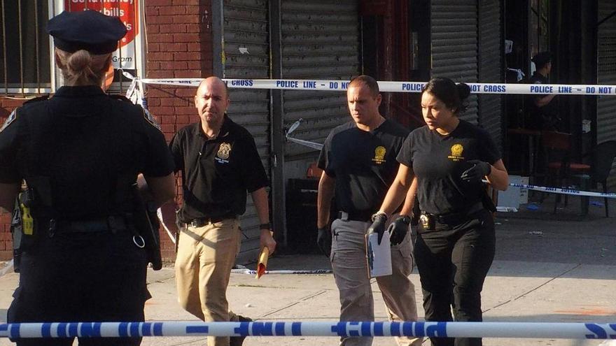 Un tiroteo deja al menos tres muertos y ocho heridos en una tetería de Brooklyn