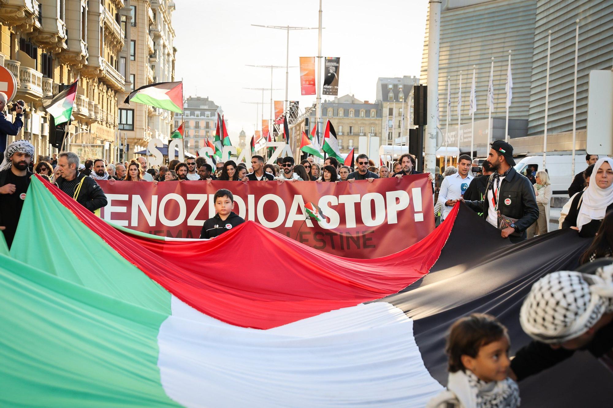 La voz de Hind Rajab | Fotos de la marcha en apoyo a Palestina en Donostia - San Sebastián