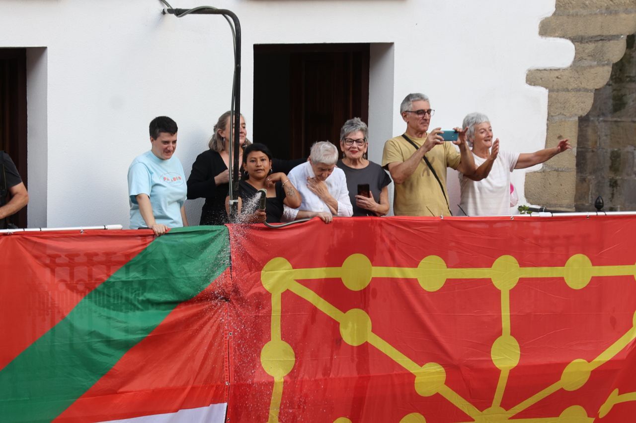 Errenteria da la bienvenida a las fiestas