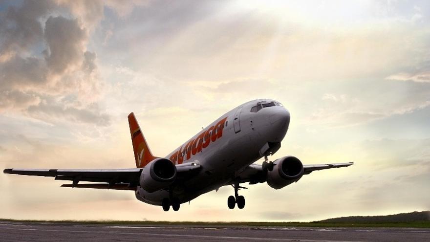 Las aerolíneas venezolanas reanudan sus vuelos internacionales tras el ataque de EEUU a Venezuela