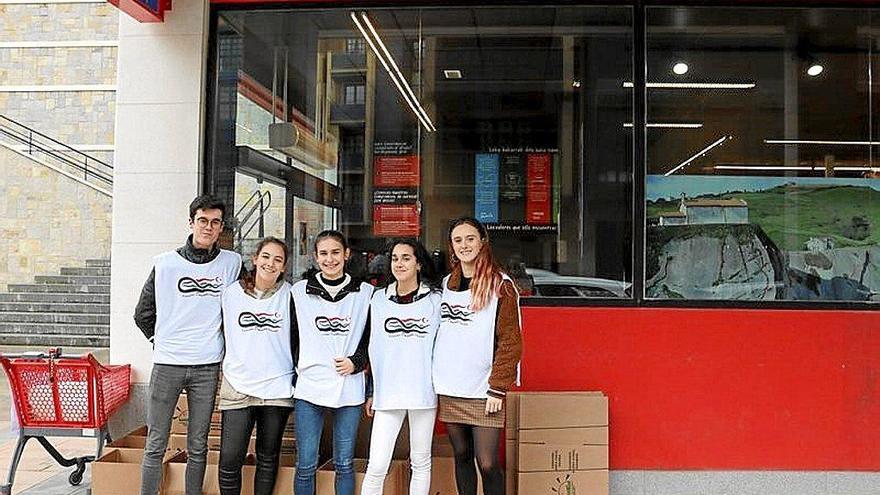 Una recogida de alimentos de años anteriores. Foto: N.G.