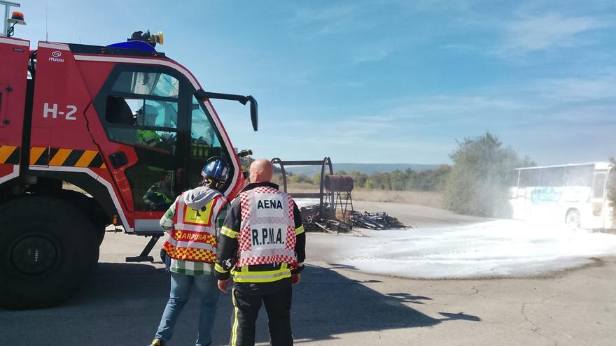 El Aeropuerto de Vitoria realiza un simulacro de accidente aéreo