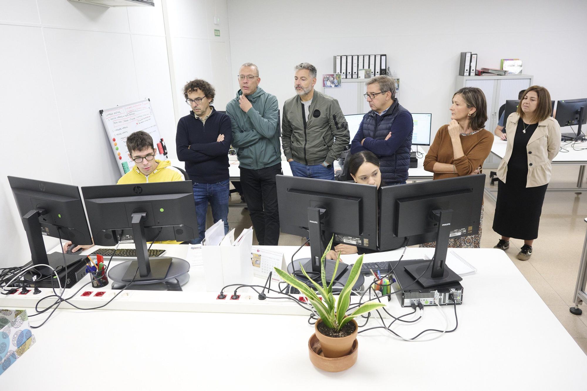Visita municipal al Centro Ocupacional Ibaiondo