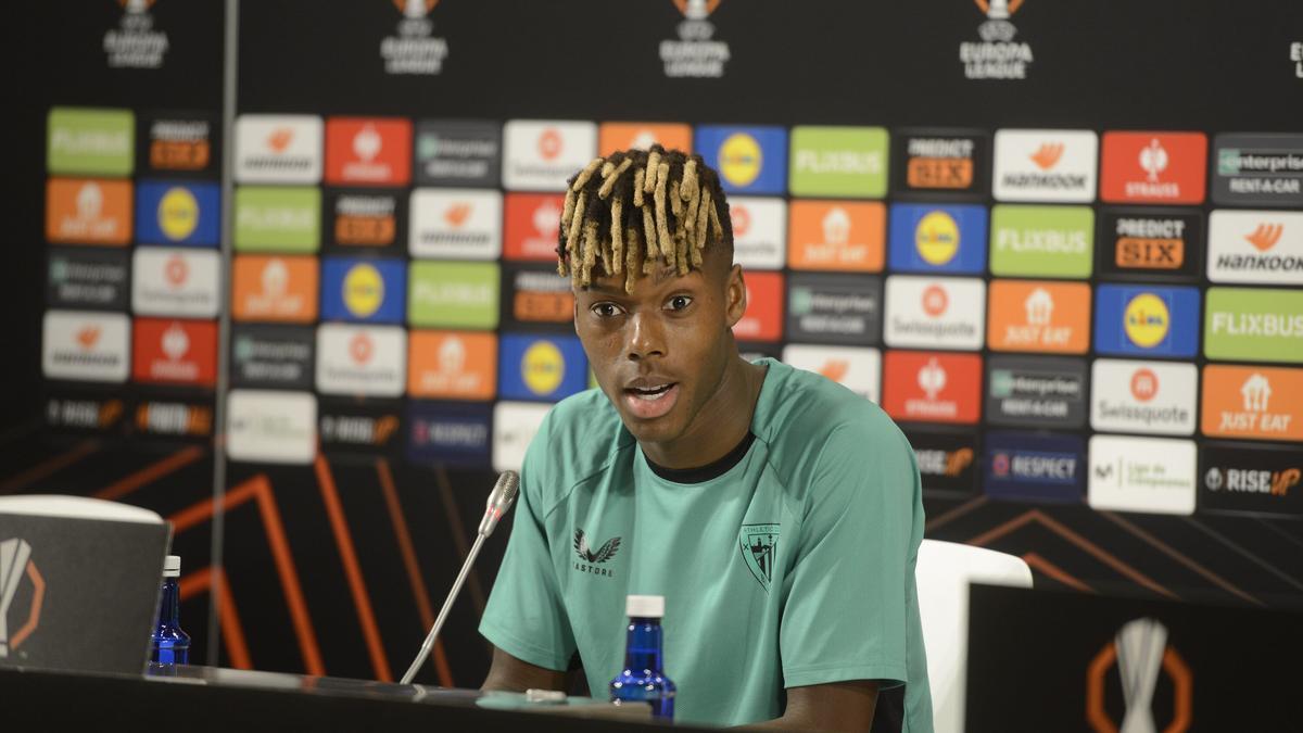Nico Williams, en una rueda de prensa con el Athletic.