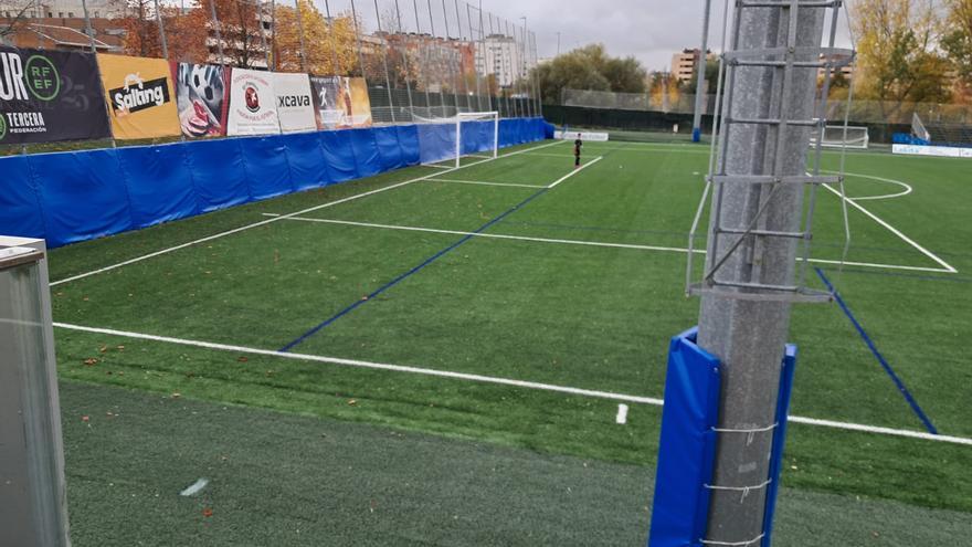Piden a la Federación Navarra de Fútbol y al INDAF eliminar o proteger los elementos peligrosos de los campos de fútbol