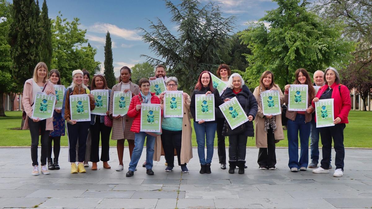 Representantes de la asociación Vivir Zizur Bizi, en la presentación de la II Feria Parkea.