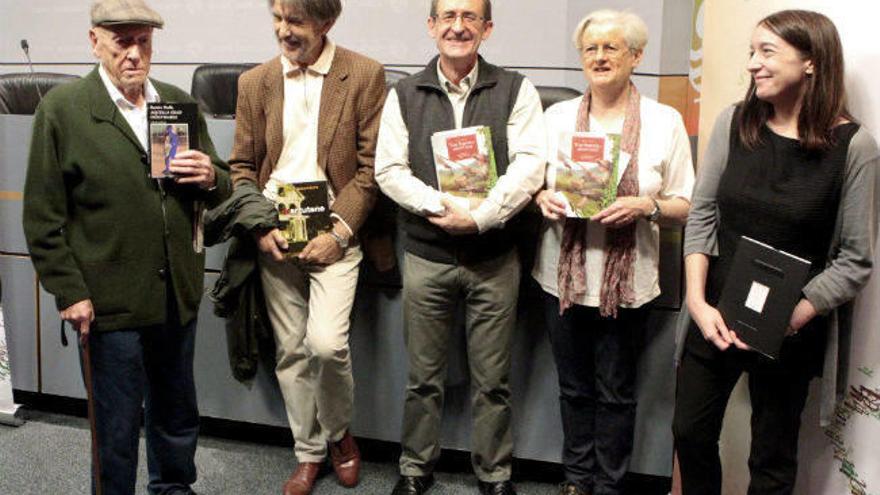 Ramiro Pinilla y Ramón Saizarbitoria, ganadores de los Premios Literarios Euskadi de 2013