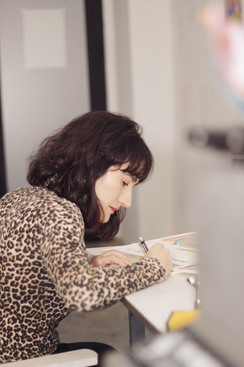 Raisa Álava, en pleno proceso creativo.