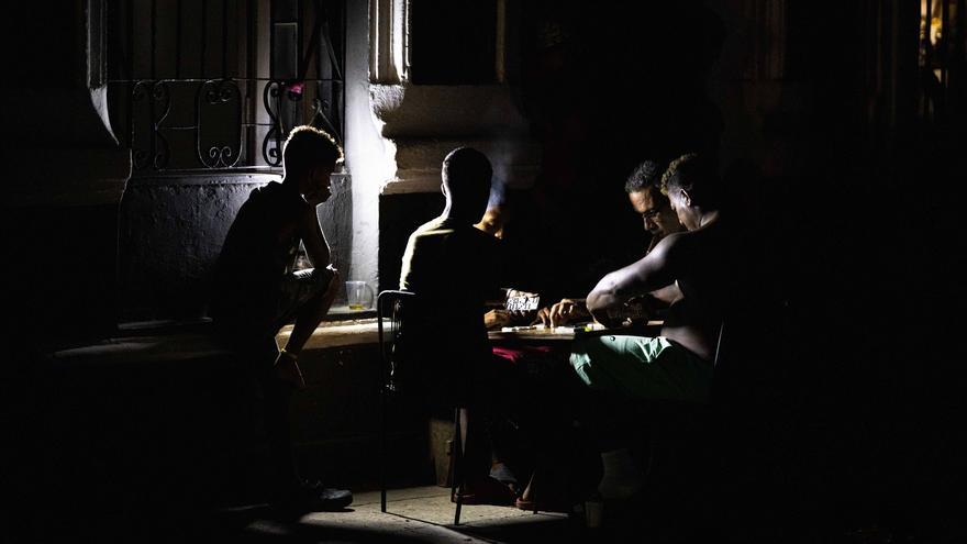 EEUU envía un cargamento de ayuda a Cuba mientras La Habana culpa del apagón nacional al endurecimiento del bloqueo