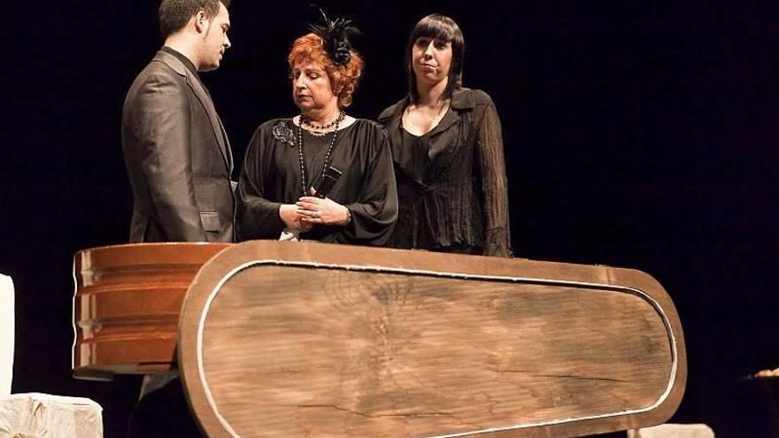 Actores del Teatro Talo, durante una representación.