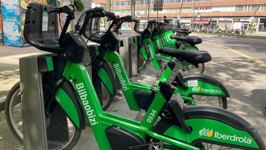 Quejas por el estado de las bicicletas de Bilbaobizi: “Resbalan mucho cuando llueve”