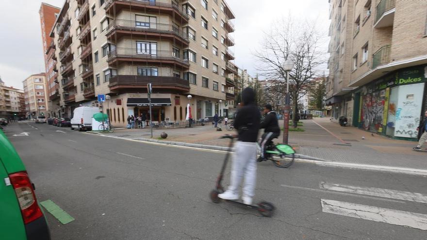 Vitoria ordenará el tráfico en el Presentación de María para acabar con las dobles filas y mejorar la seguridad