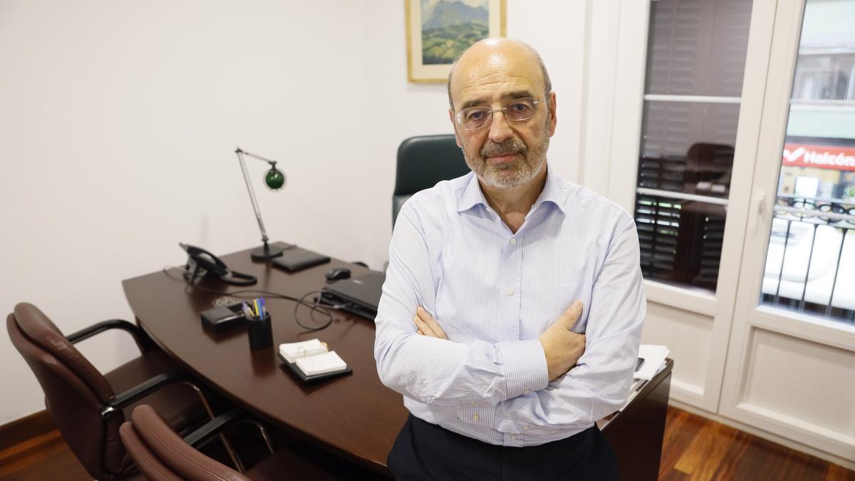 Ignacio Etxebarria, en su despacho.