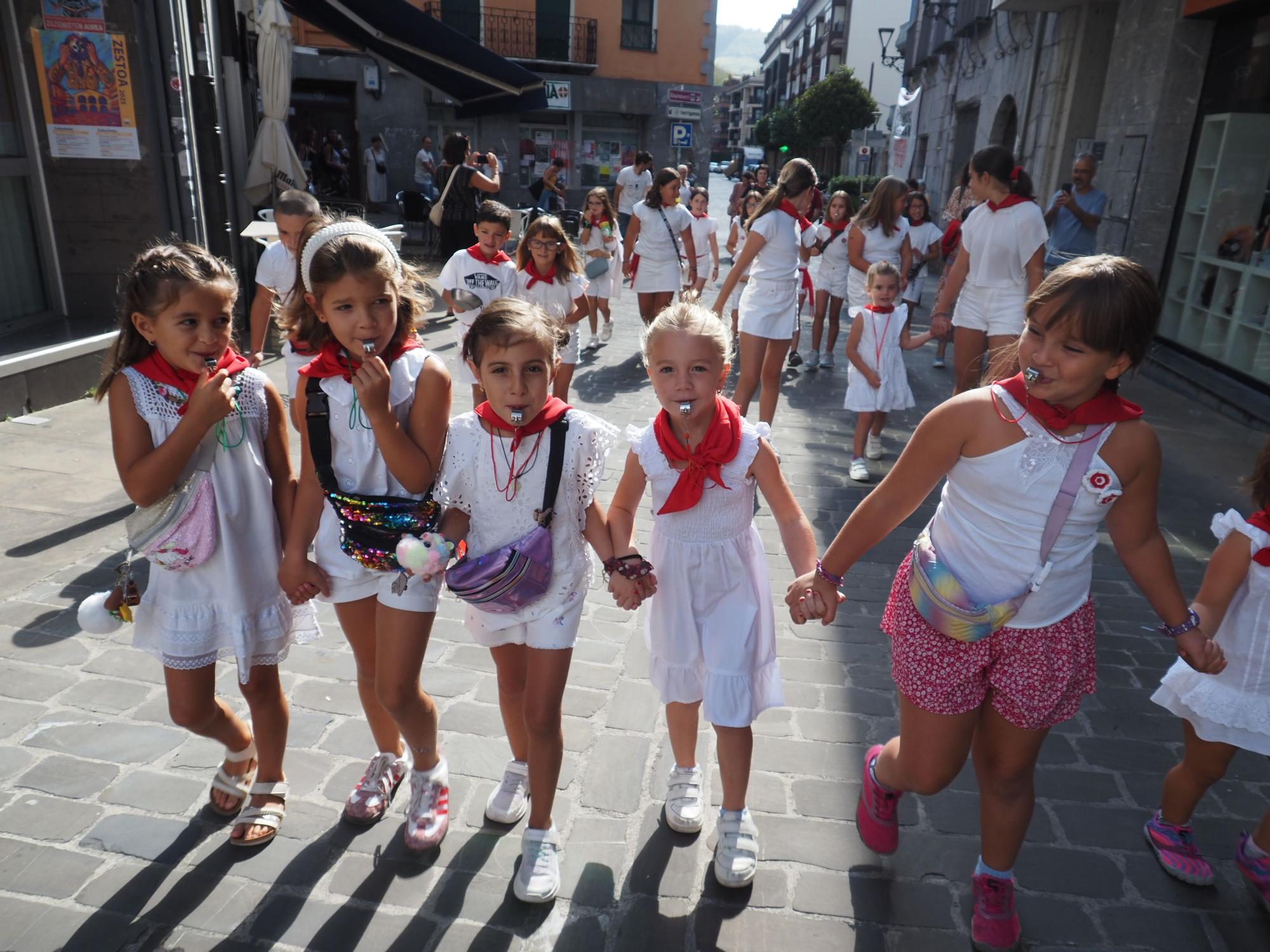 Zestoa ya respira ambiente de fiesta