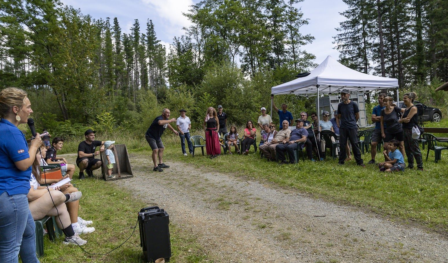 Sol y buen ambiente en la romería de Santumotz de Elgoibar