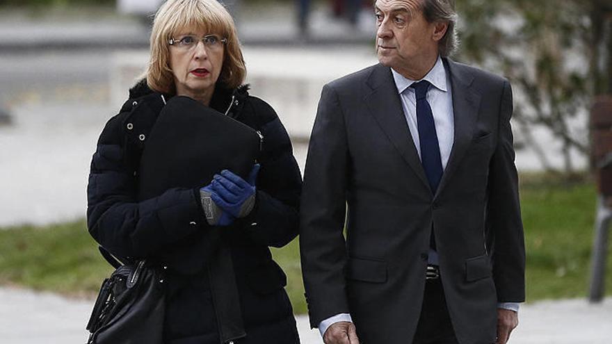 La Audiencia permite a Miguel Archanco ejercer la acusación por la &#039;suplantación de su firma&#039;