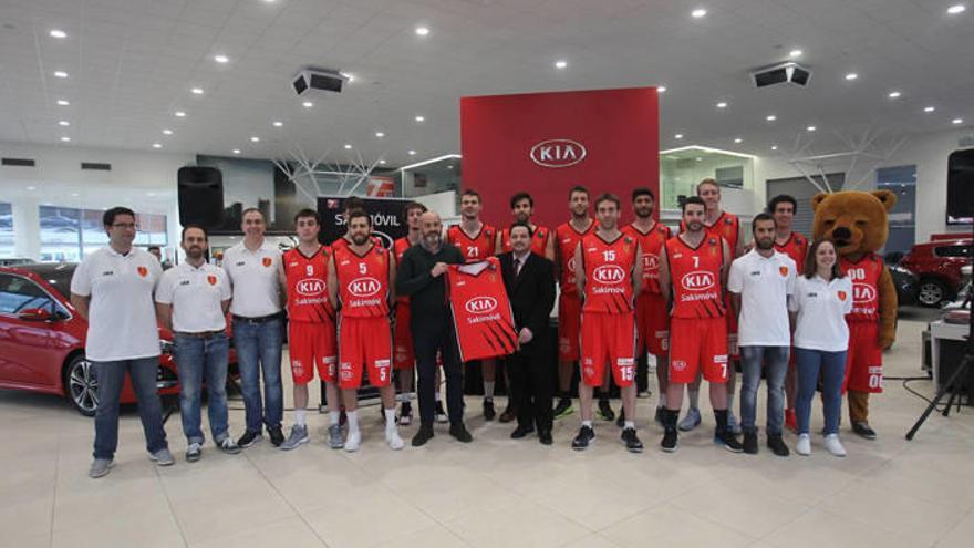 La plantilla al completo estuvo presente en la presentación del patrocinio.