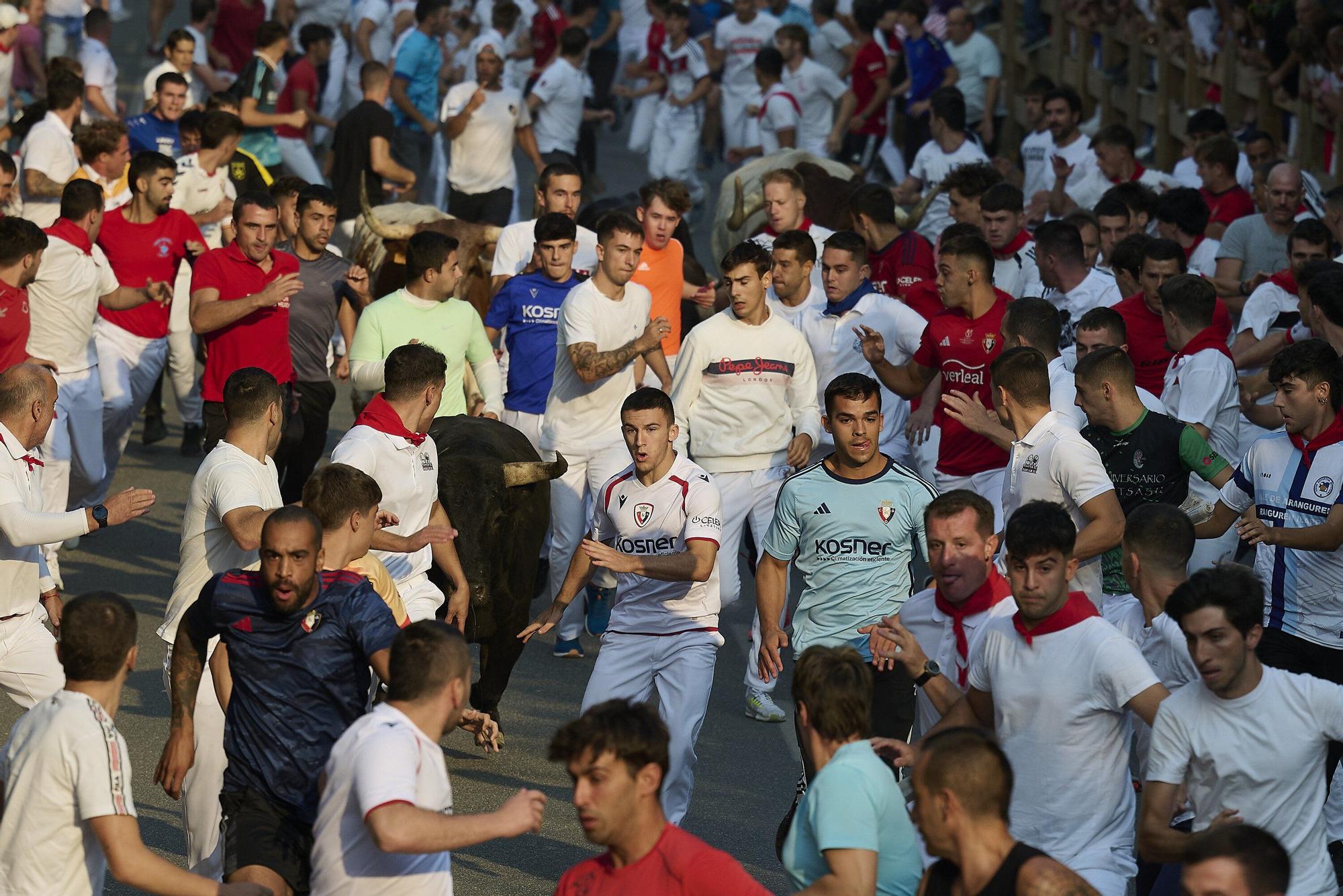 Fotos del segundo encierro de fiestas de Tafalla 2025
