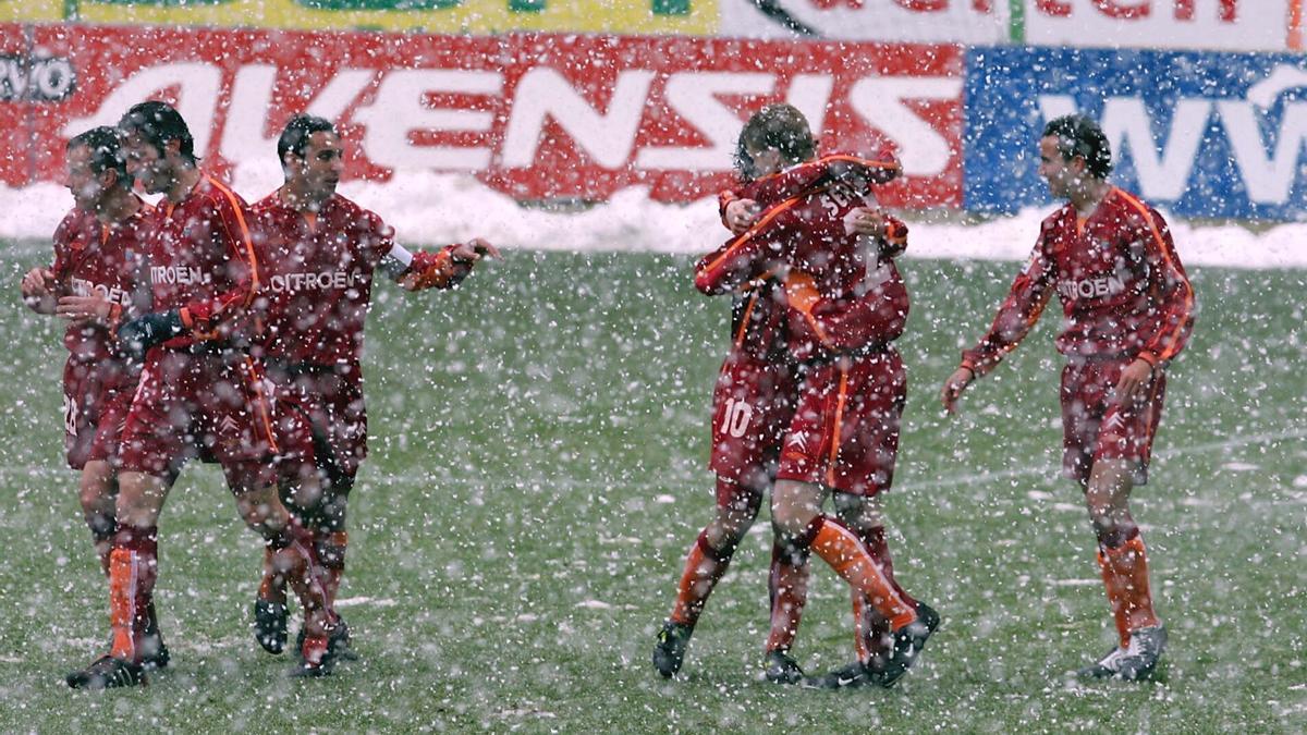 El Celta celebra uno de sus goles en Mendizorroza.