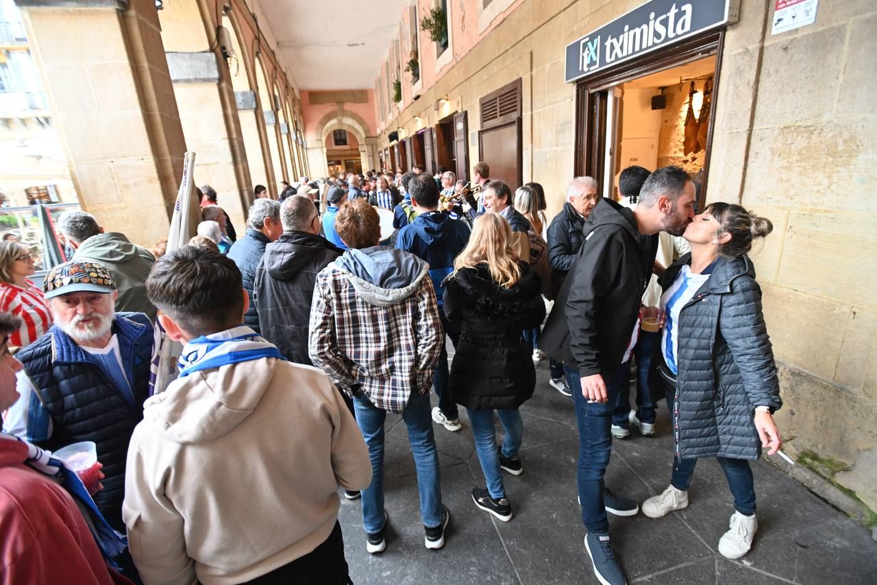 Las aficiones de la Real y Athletic ya juegan en la Parte Vieja