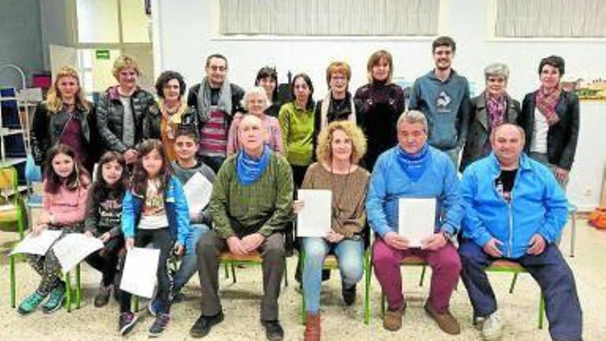 Los autores del himno, en la presentación.