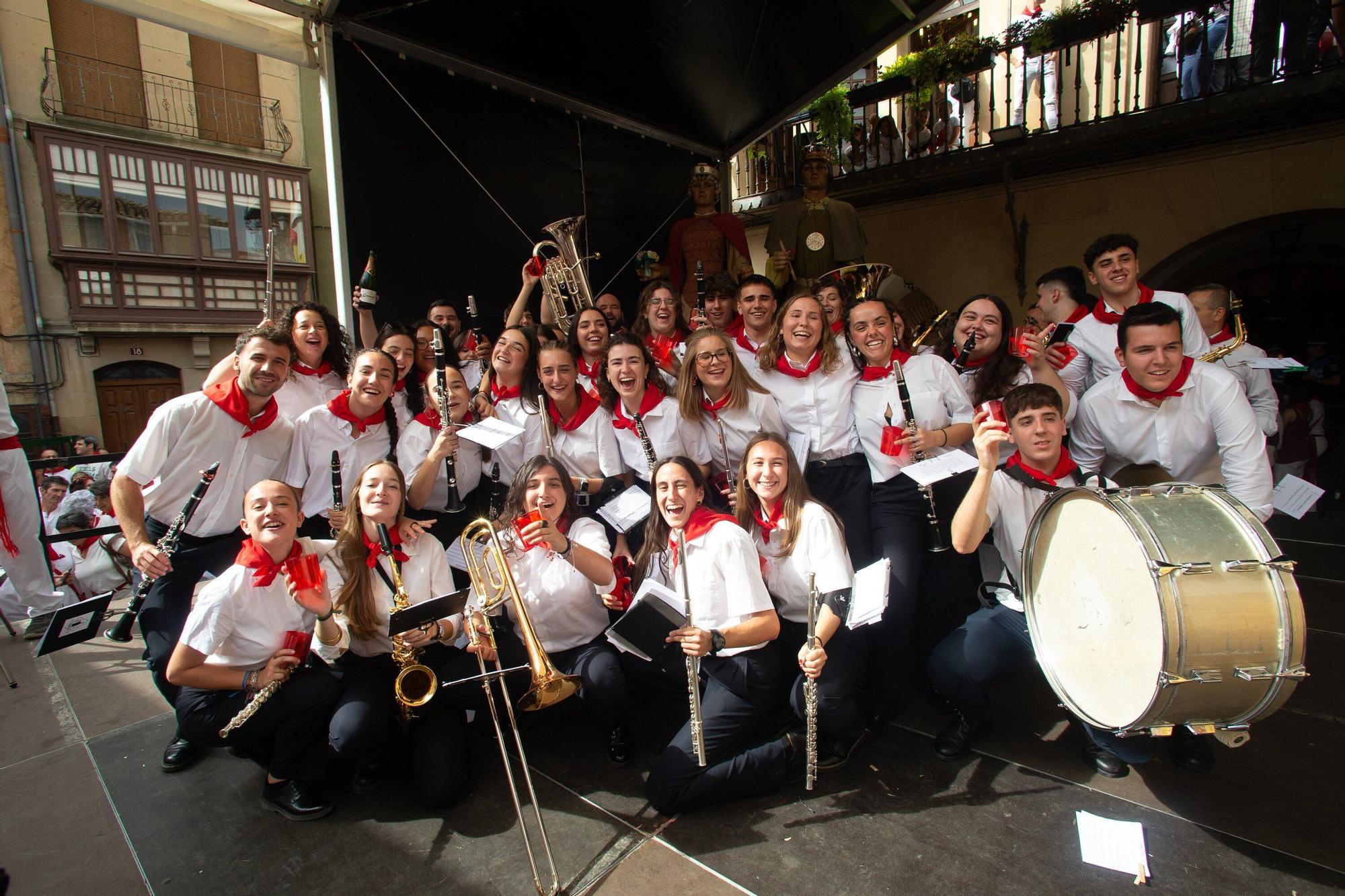 Fotos del cohete de fiestas de Olite 2025