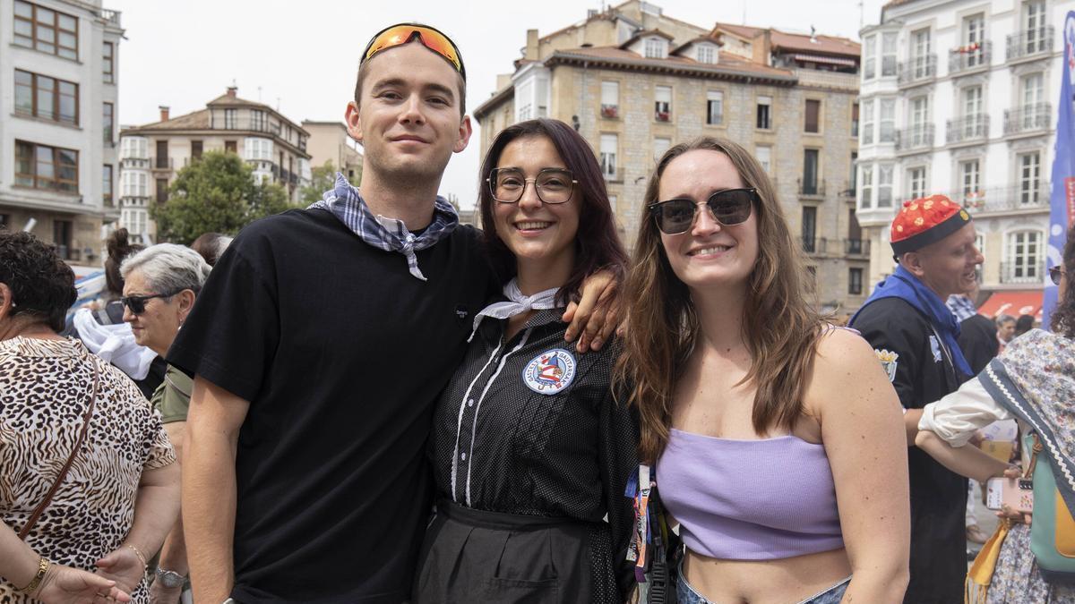 Venus, Clara y Álex durante las fiestas.