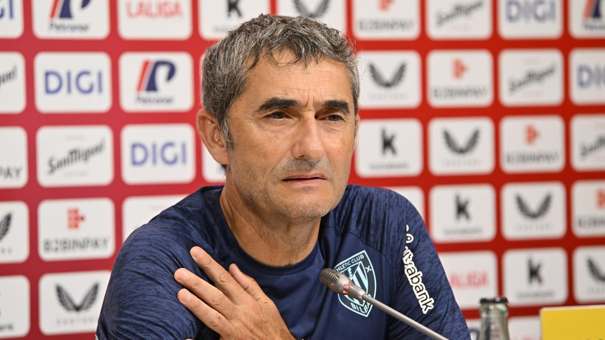 Ernesto Valverde durante la primera rueda de prensa de la pretemporada