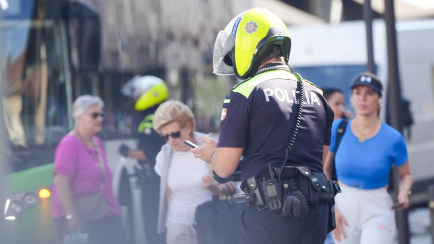 Detenido un hombre de 33 años por robar en el interior de una furgoneta en Vitoria y agredir a los agentes en su huida