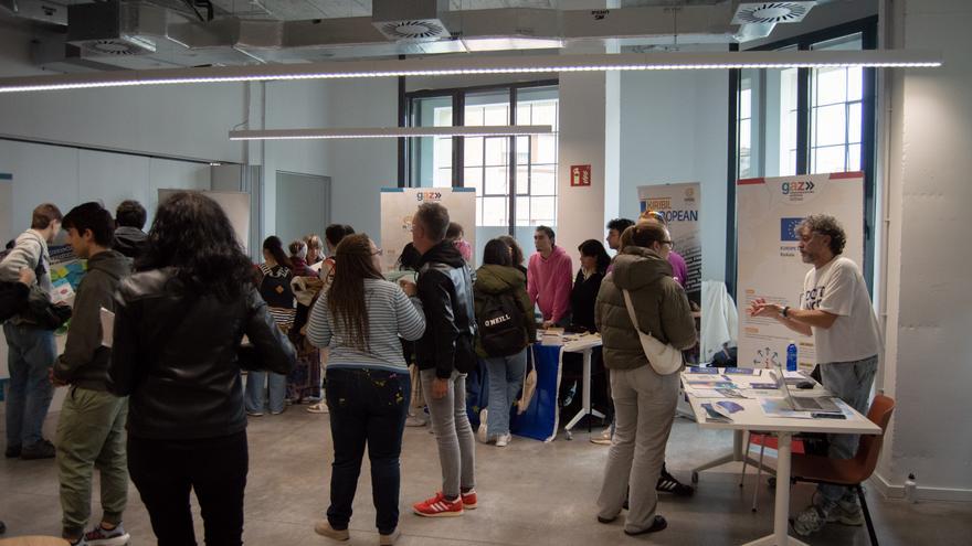Una feria en Bilbao informa a los jóvenes para formarse fuera