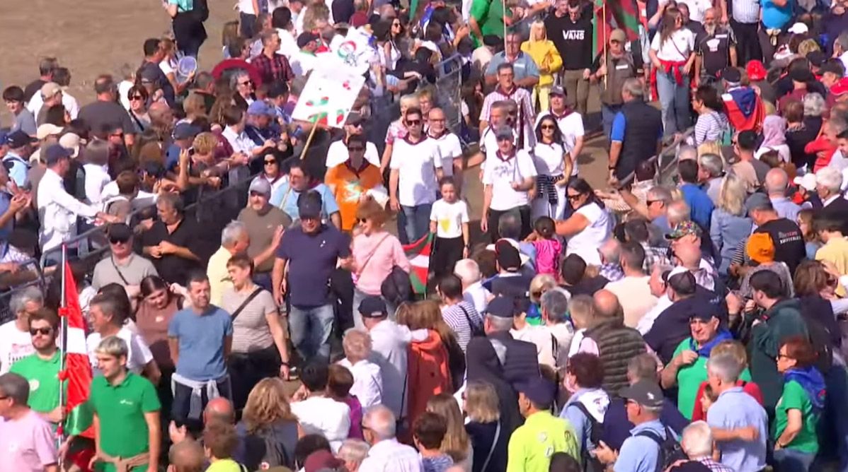 En imágenes: El Alderdi Eguna reúne a miles de jeltzales en un ambiente festivo