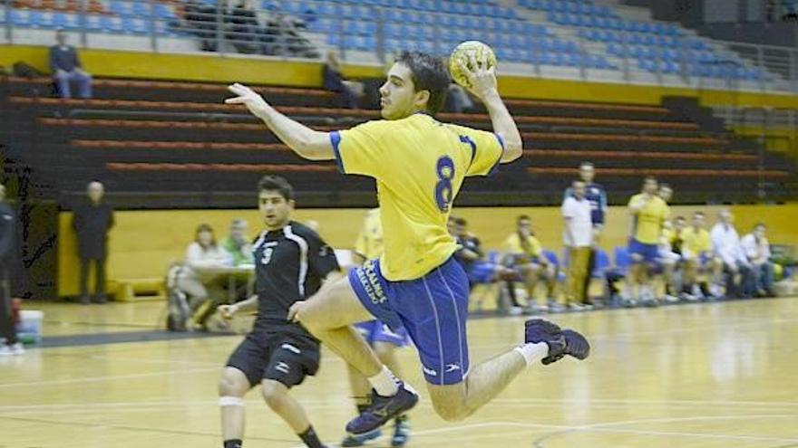 Fernández frena al Calmec